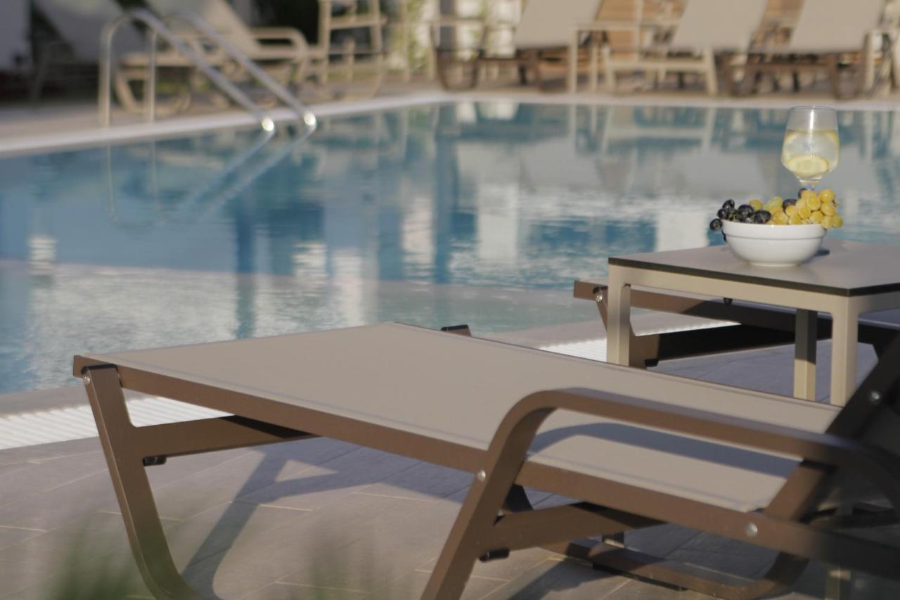 Albatros Suites Vrasná Dış mekan fotoğraf